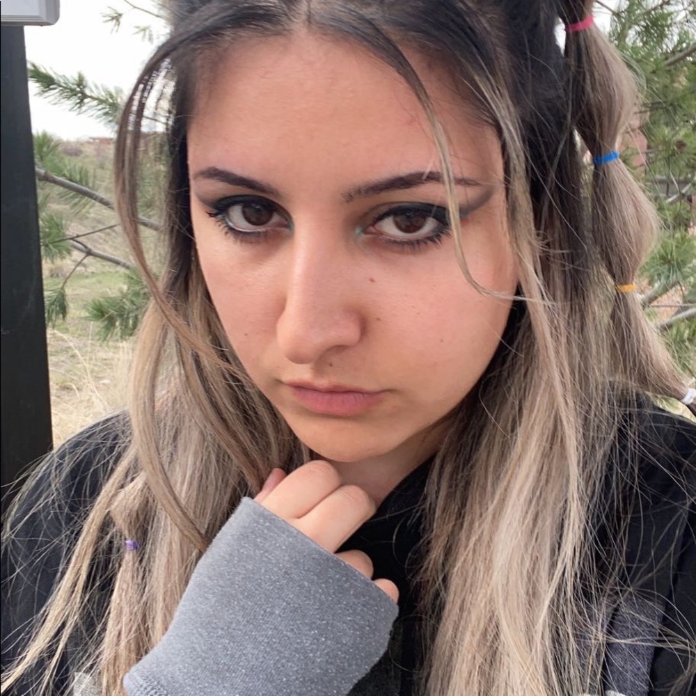 Meet your Posher, Ariana